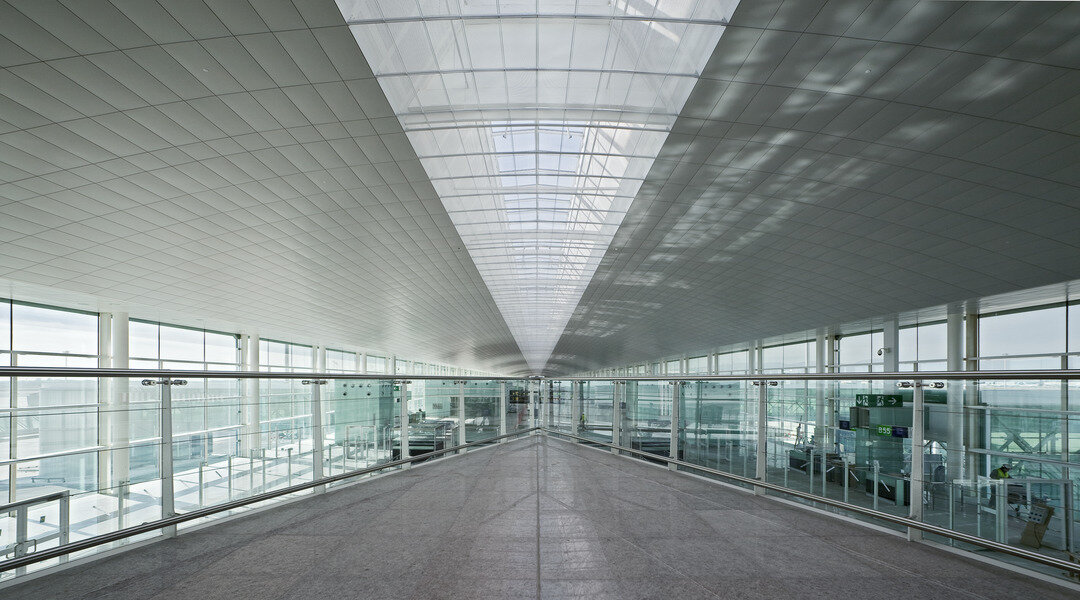 img_es_barcelona_airport_10 img_es_barcelona_airport_10