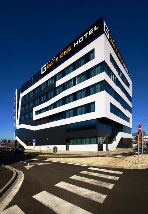 img_sk_gate_one_9 img_sk_gate_one_9