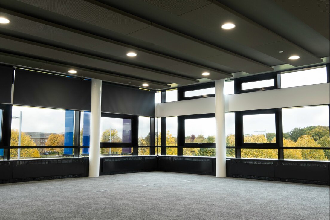 img_uk_maxwell_26 img_uk_maxwell_26