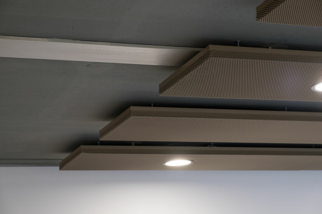 img_uk_maxwell_27 img_uk_maxwell_27