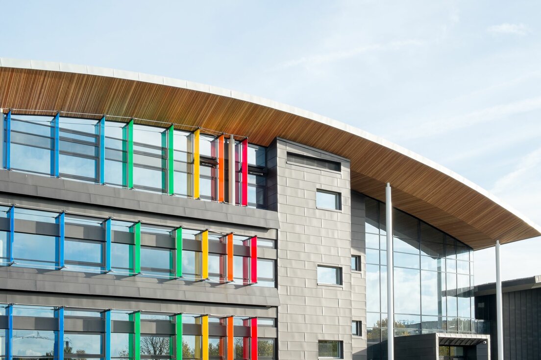 img_uk_maxwell_3 img_uk_maxwell_3