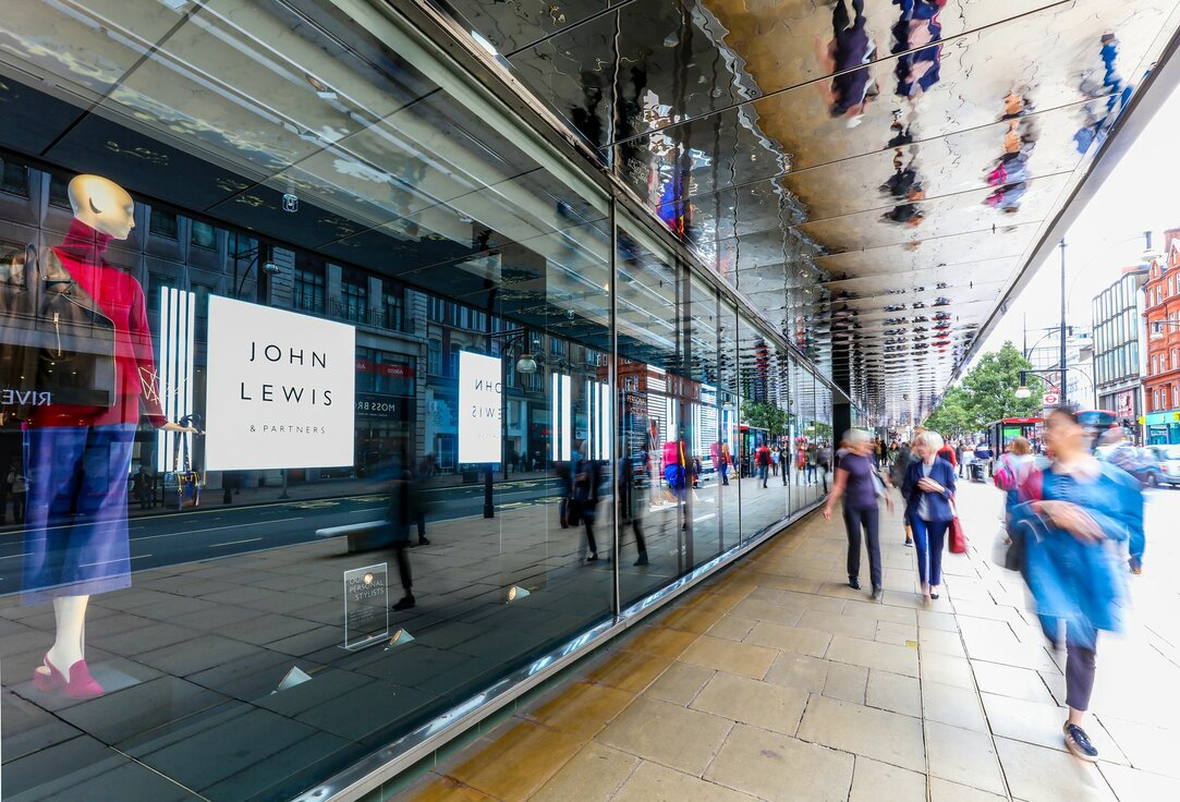 img_uk_jlewis_50 img_uk_jlewis_50