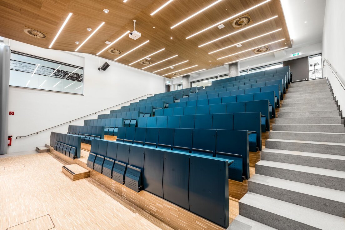 img_at_uni_klag_30 img_at_uni_klag_30