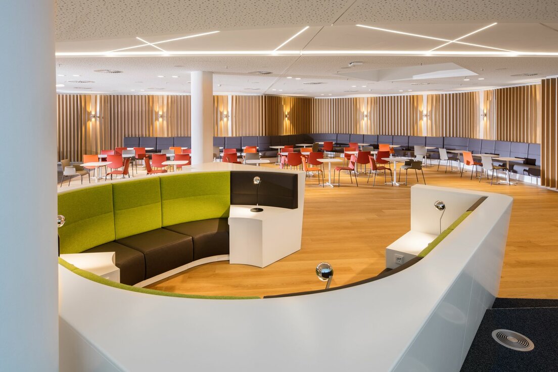 img_de_airport_lounge_wld_42 img_de_airport_lounge_wld_42