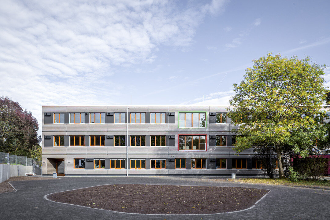 img_de_schule_niederrad_1 img_de_schule_niederrad_1