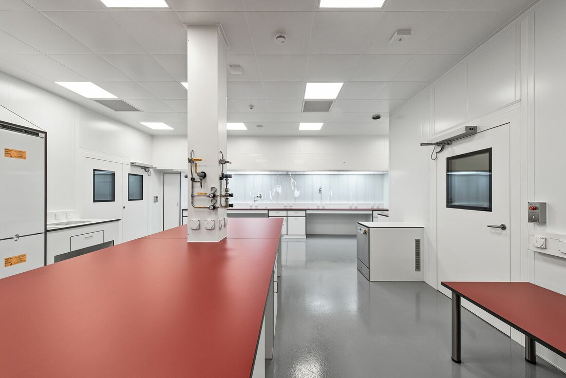 img_ch_charlies_lab_7 img_ch_charlies_lab_7