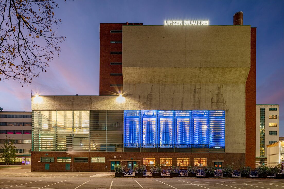 img-at-tabakfabrik linz (2) img-at-tabakfabrik linz (2)