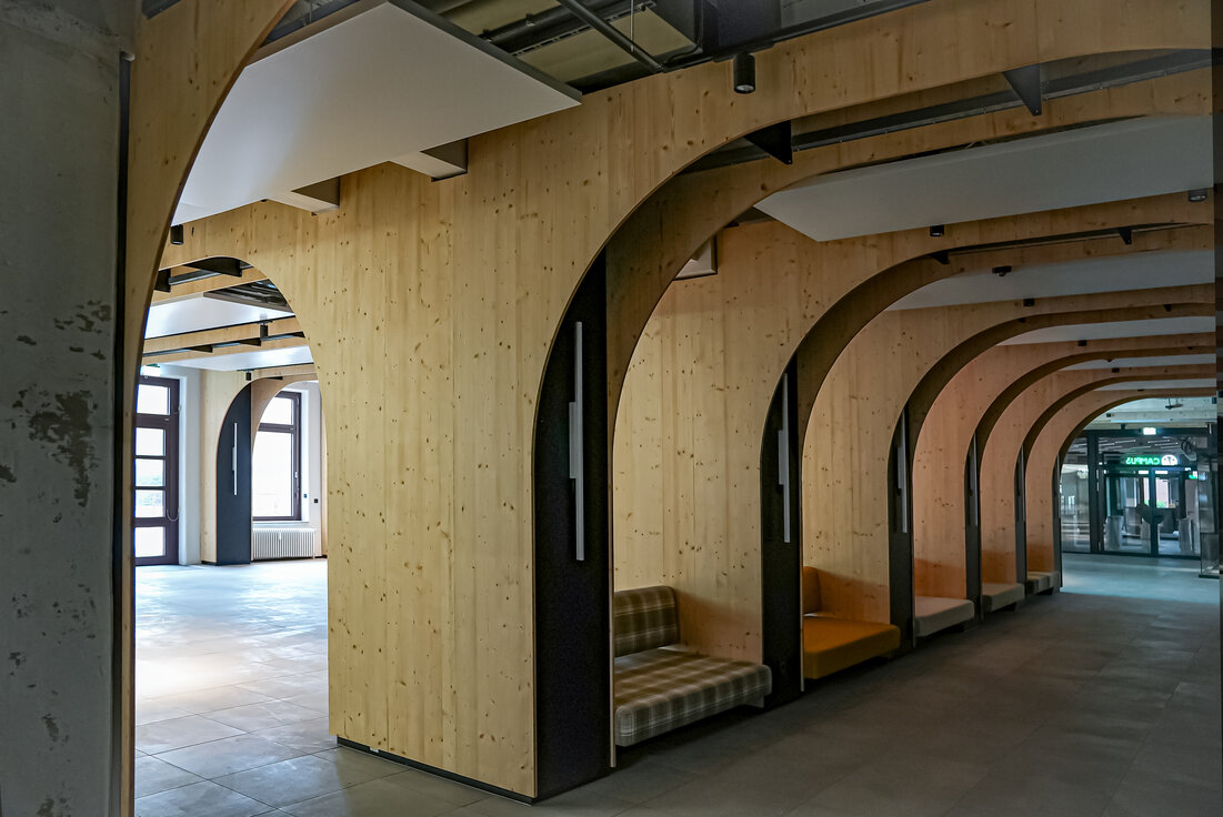 © © www.Lindner-Group.com © © www.Lindner-Group.com