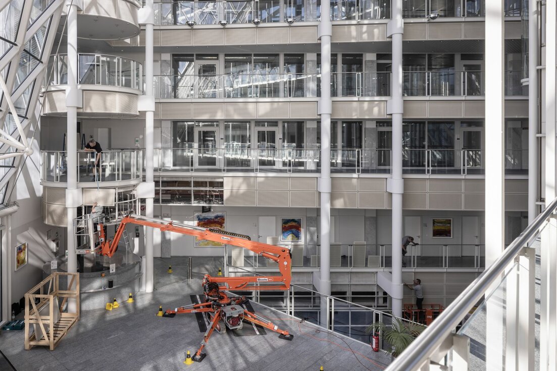 img-de-ergo-versicherungen-demontage-07 img-de-ergo-versicherungen-demontage-07