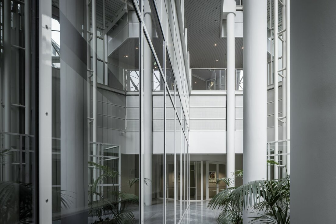 img-de-ergo-versicherungen-montage-24 img-de-ergo-versicherungen-montage-24