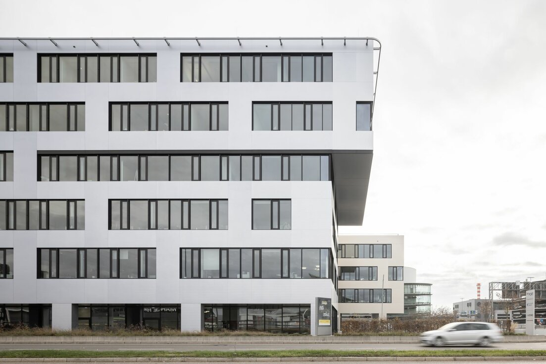 img_DE_skyport-stuttgart-flughafen (28) img_DE_skyport-stuttgart-flughafen (28)