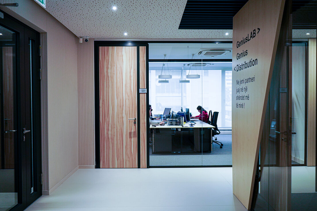 © © Lindner Albania © © Lindner Albania