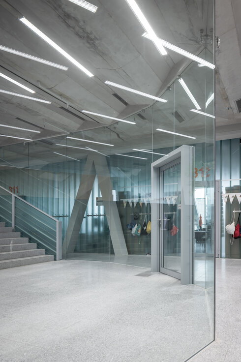 © © www.Lindner-Group.com © © www.Lindner-Group.com