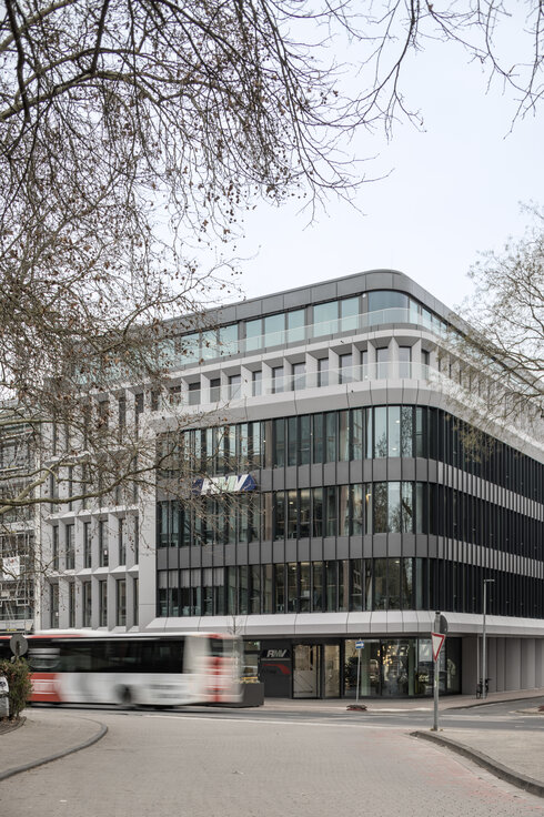 © © www.Lindner-Group.com © © www.Lindner-Group.com