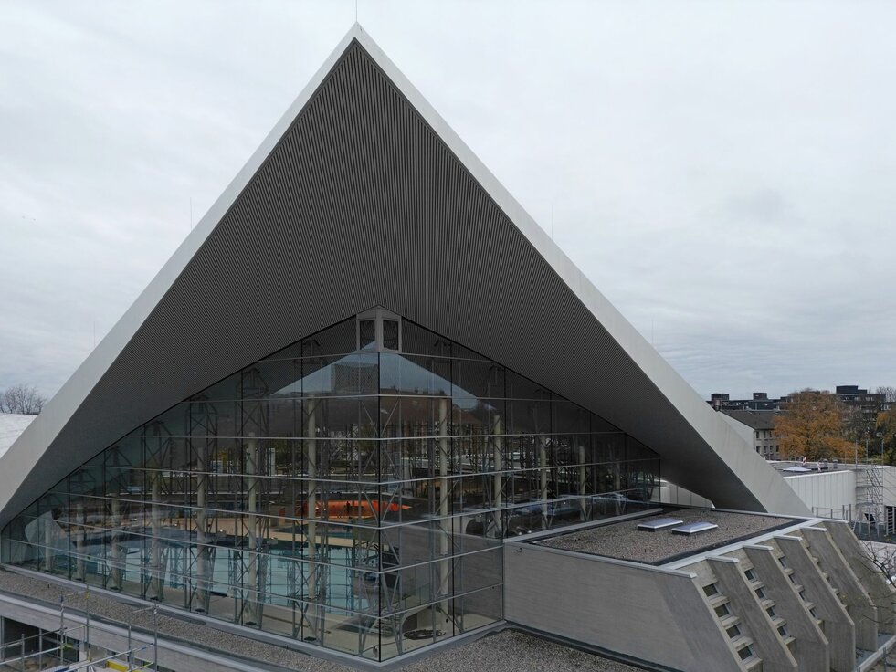 img-de-alsterschwimmhalle-hamburg-8 img-de-alsterschwimmhalle-hamburg-8