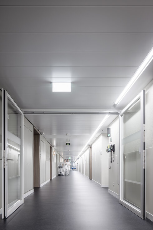 © © www.Lindner-Group.com © © www.Lindner-Group.com