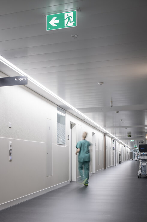 © © www.Lindner-Group.com © © www.Lindner-Group.com