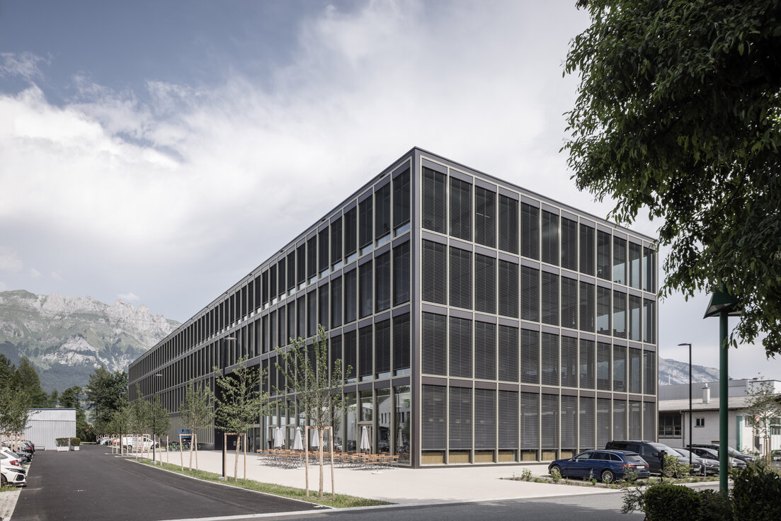 © © www.Lindner-Group.com © © www.Lindner-Group.com