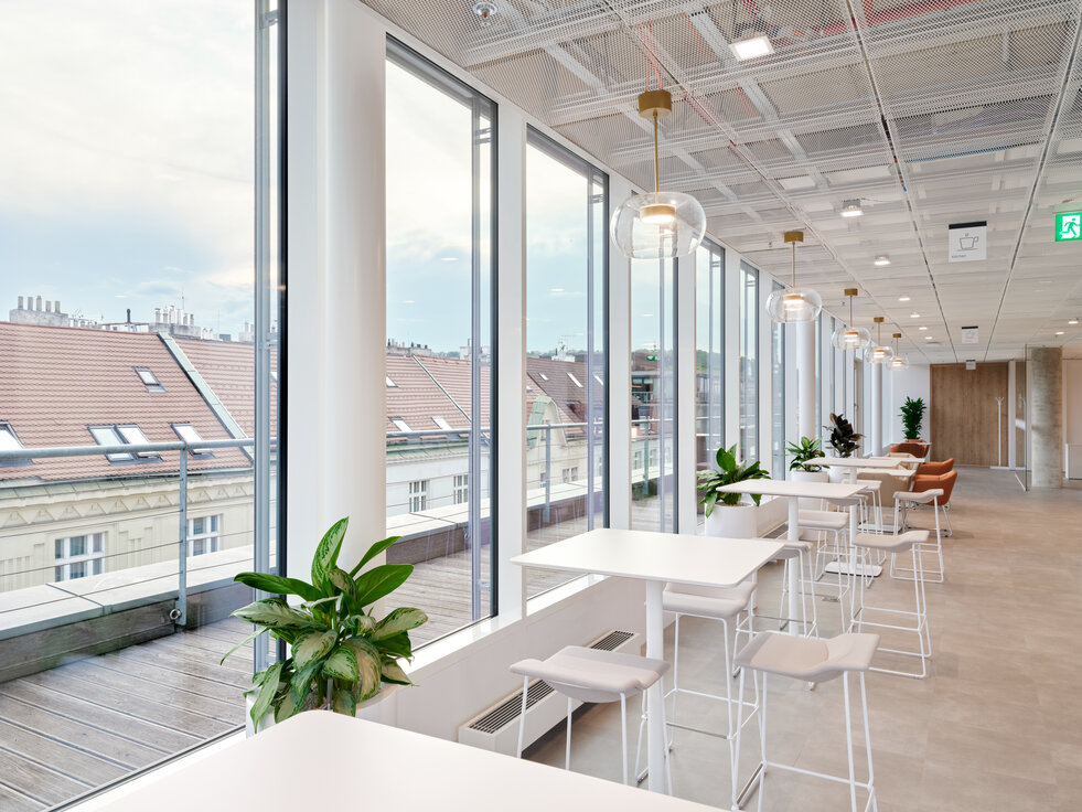 © © www.Lindner-Group.com © © www.Lindner-Group.com