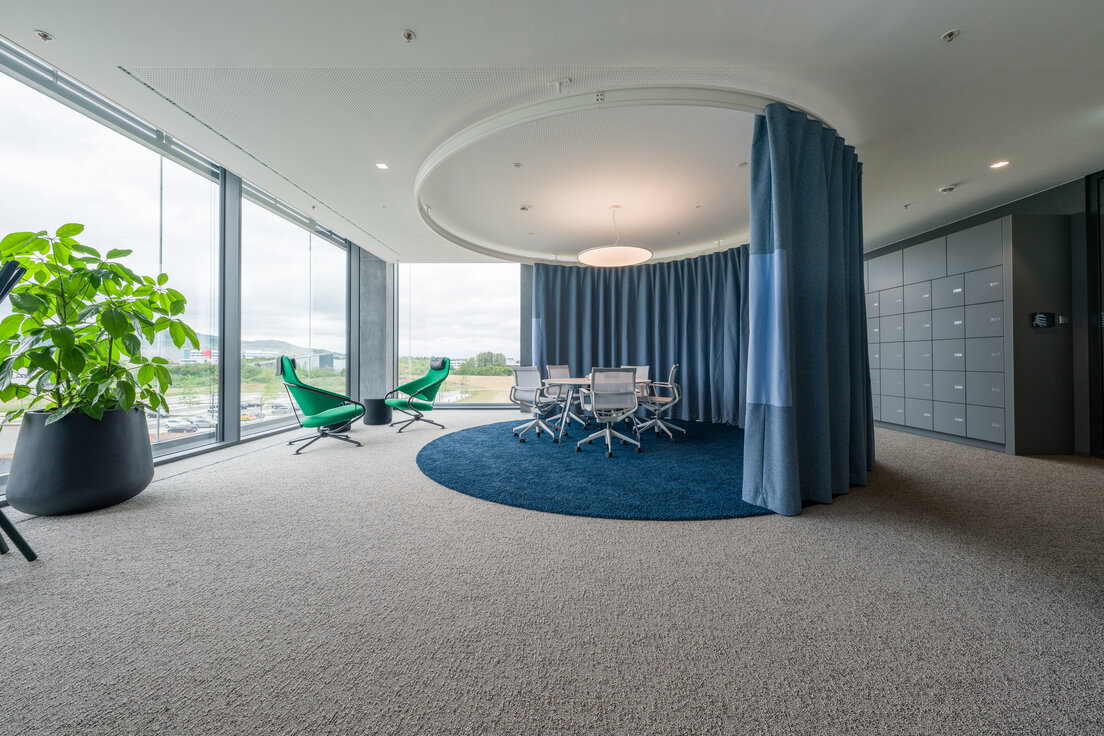 © © Bernhard Kahrmann © © Bernhard Kahrmann