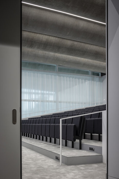 © © www.Lindner-Group.com © © www.Lindner-Group.com