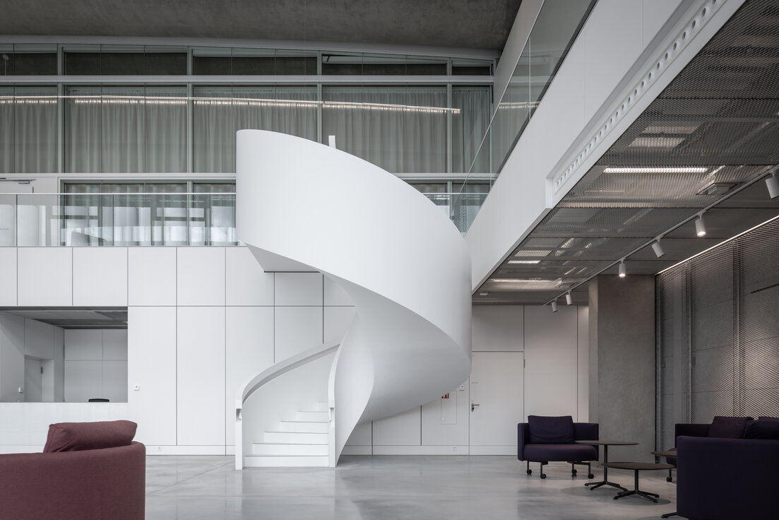 © © www.Lindner-Group.com © © www.Lindner-Group.com