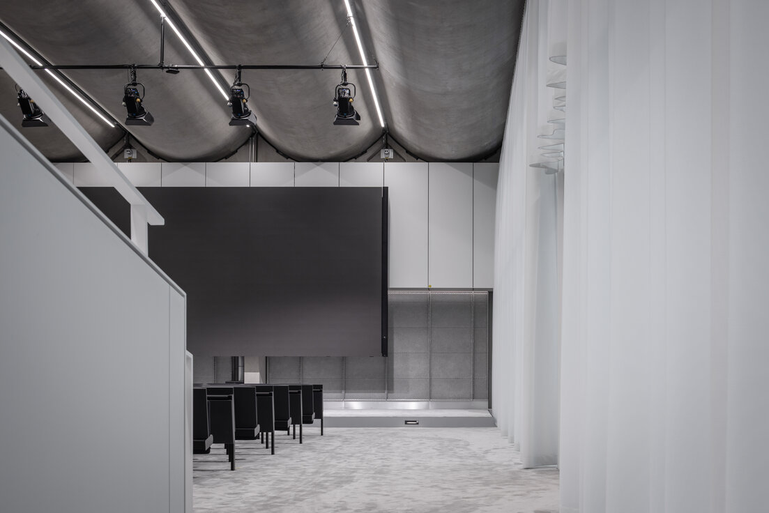 © © www.Lindner-Group.com © © www.Lindner-Group.com