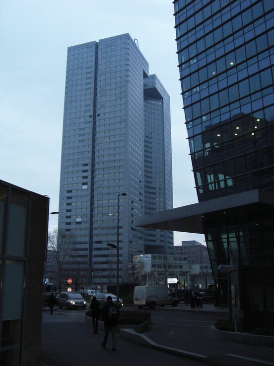 img_fr_tour_descartes_3 img_fr_tour_descartes_3