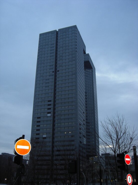 img_fr_tour_descartes_2 img_fr_tour_descartes_2