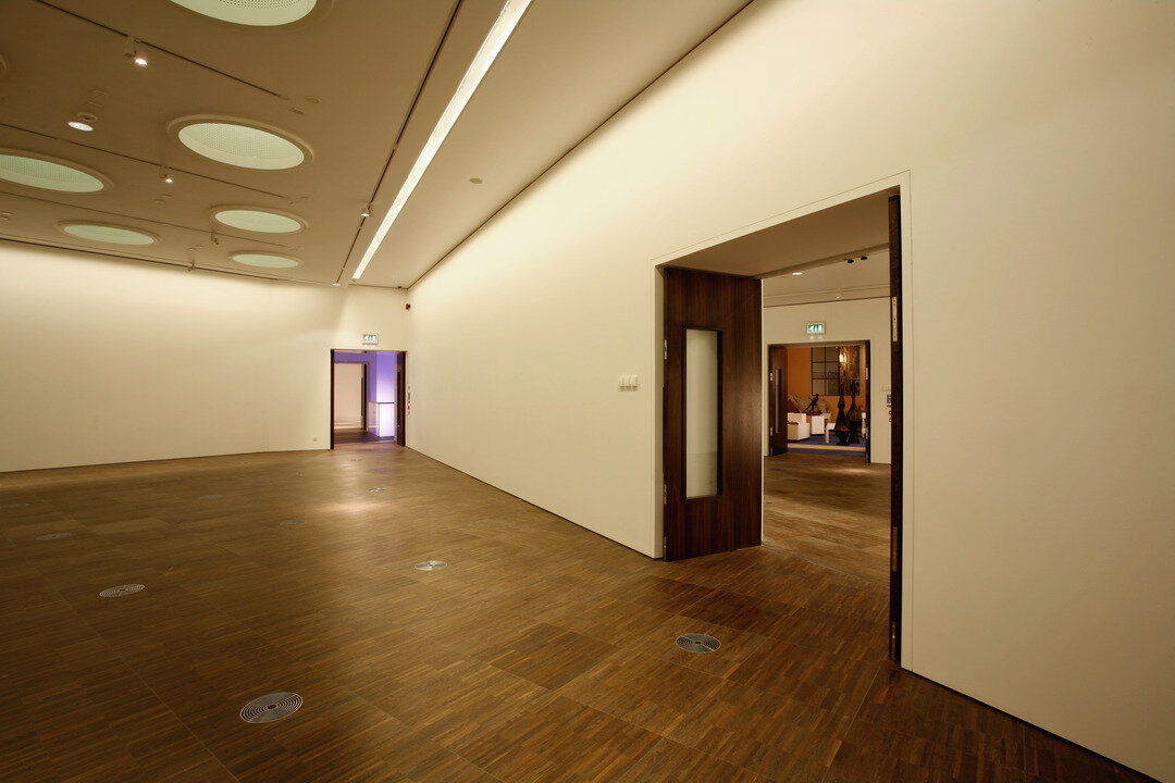 img_uk_art_gallery_wolv_4 img_uk_art_gallery_wolv_4