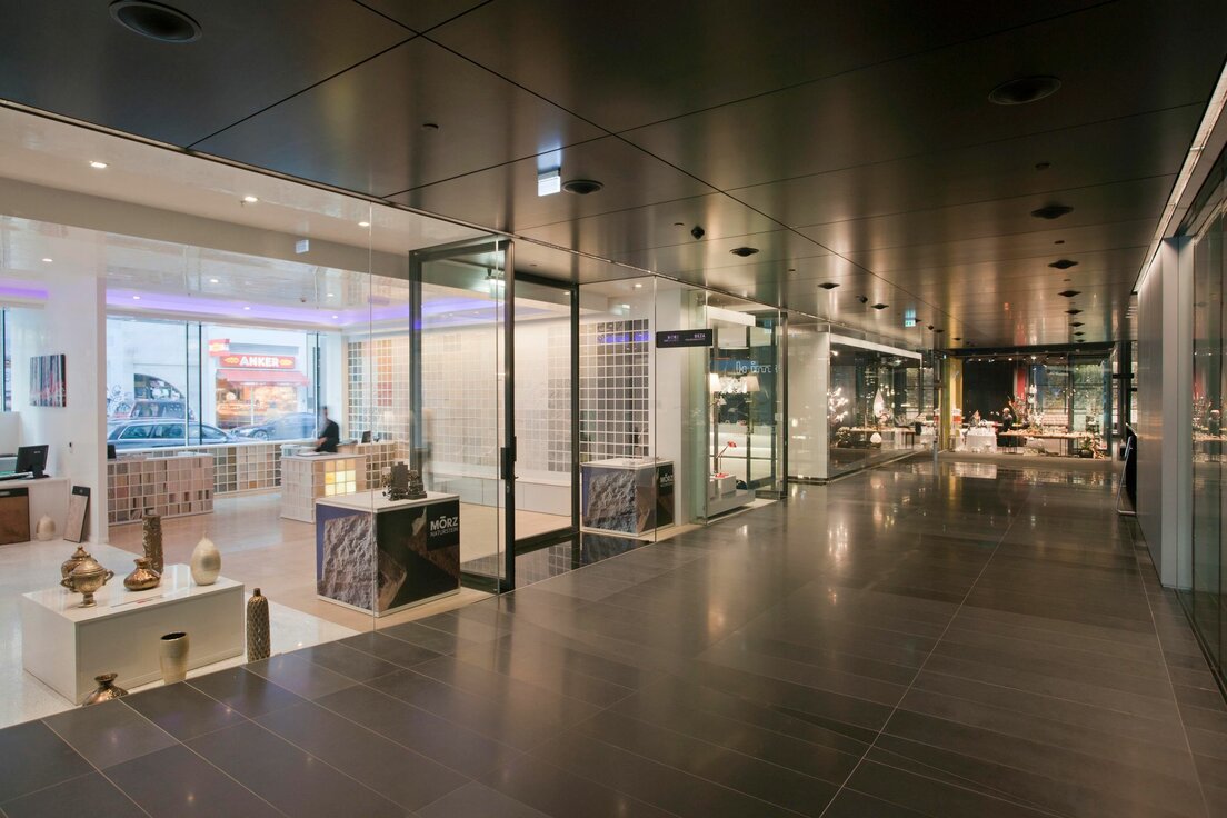 img_at_nouvel_tower_10 img_at_nouvel_tower_10