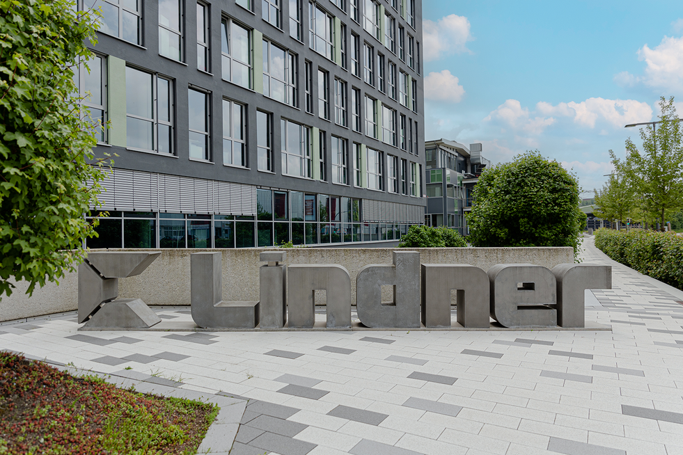 © www.Lindner-Group.com © www.Lindner-Group.com