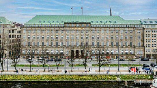 img-de-hapag-lloyd-ballindamm-hamburg-01