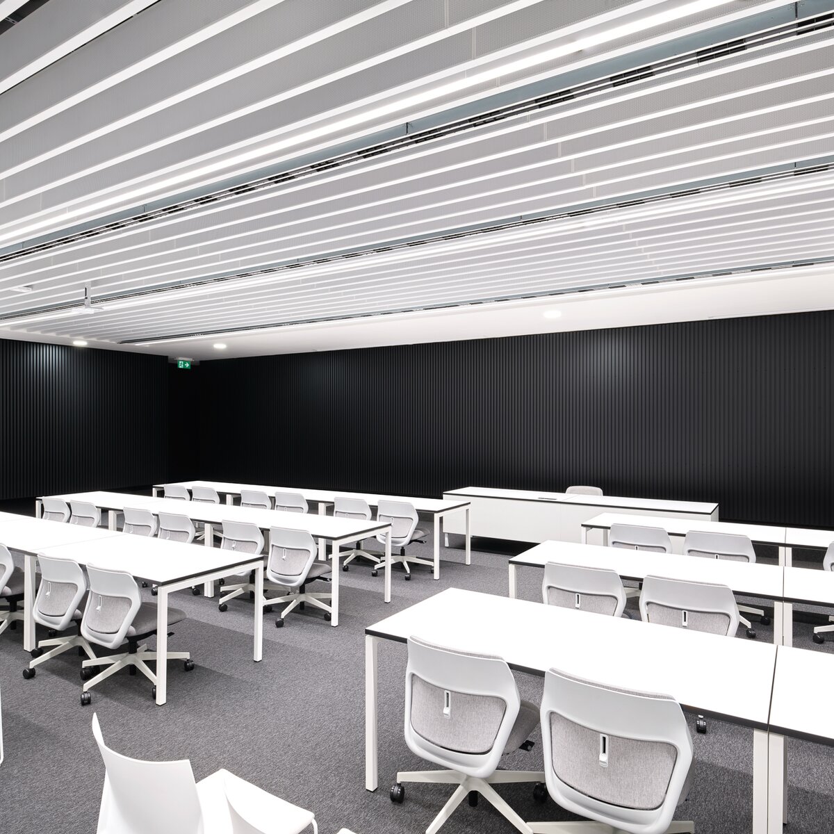 © © www.Lindner-Group.com © © www.Lindner-Group.com